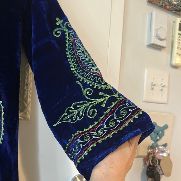 Rare Vintage 1970’s India Crushed Velvet Rayon Embroidered Blue Kaftan Maxi - Picture 11 of 16